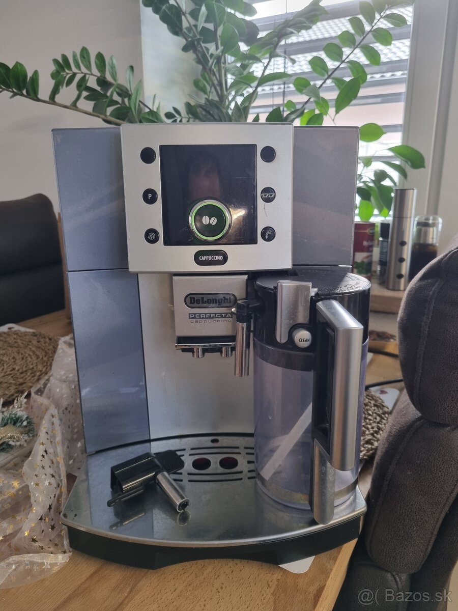 Automaticky Kavovar  DeLonghi Perfecta