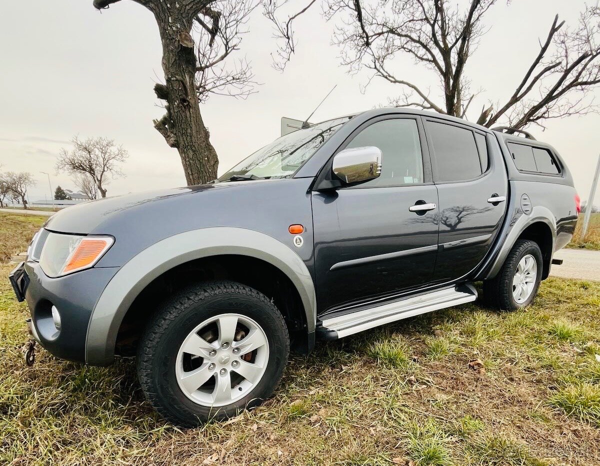 Mitsubishi L200 2.5 DI-D Double Cab Invite Navijáky, Webasto