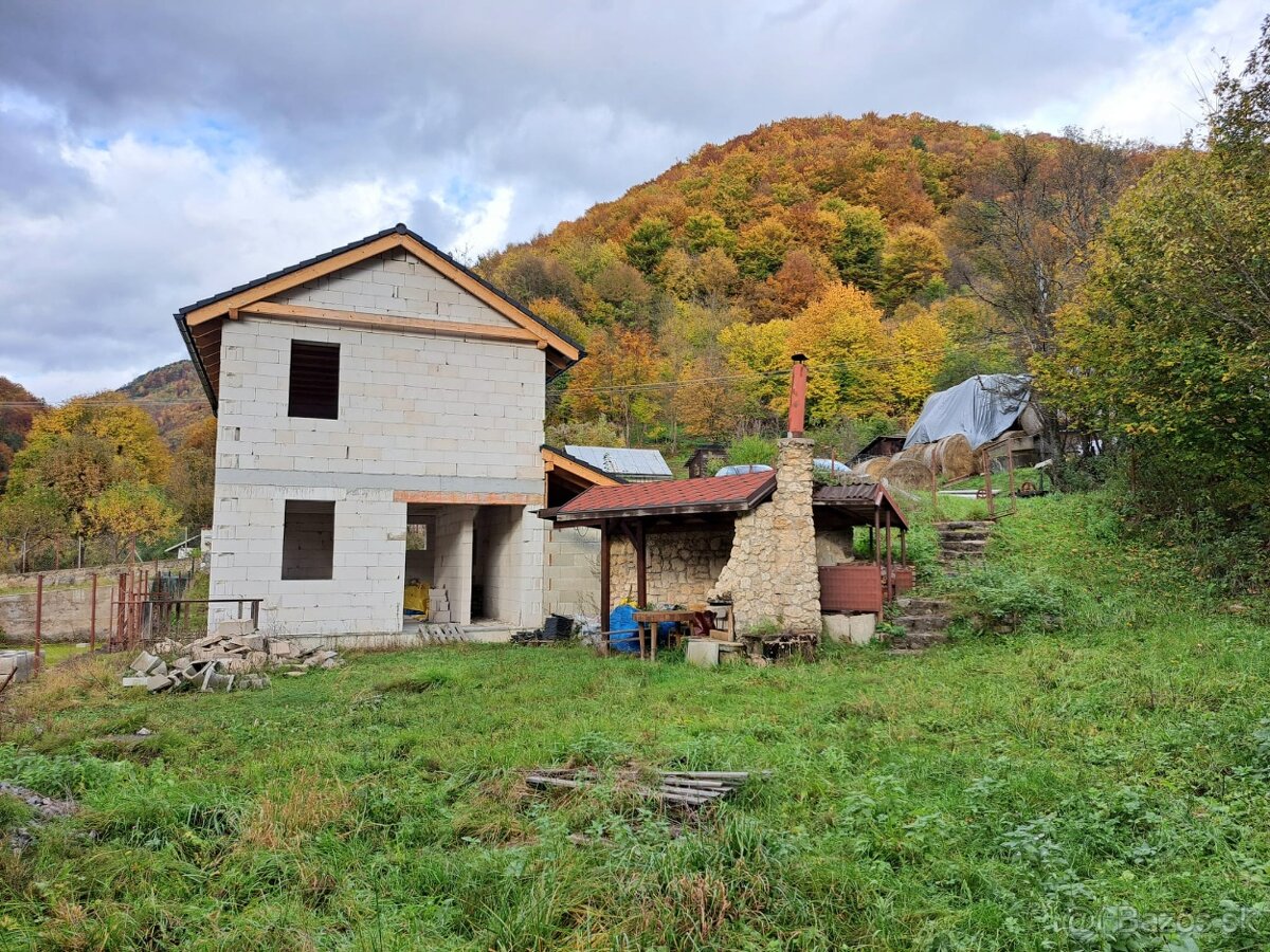 RD v obci Moštenica s veľkým pozemkom