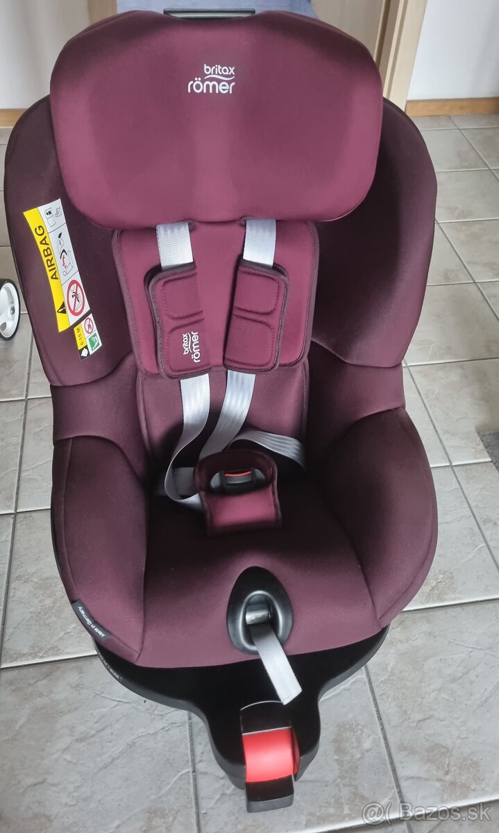 Britax Romer Dualfix M i size + navlek