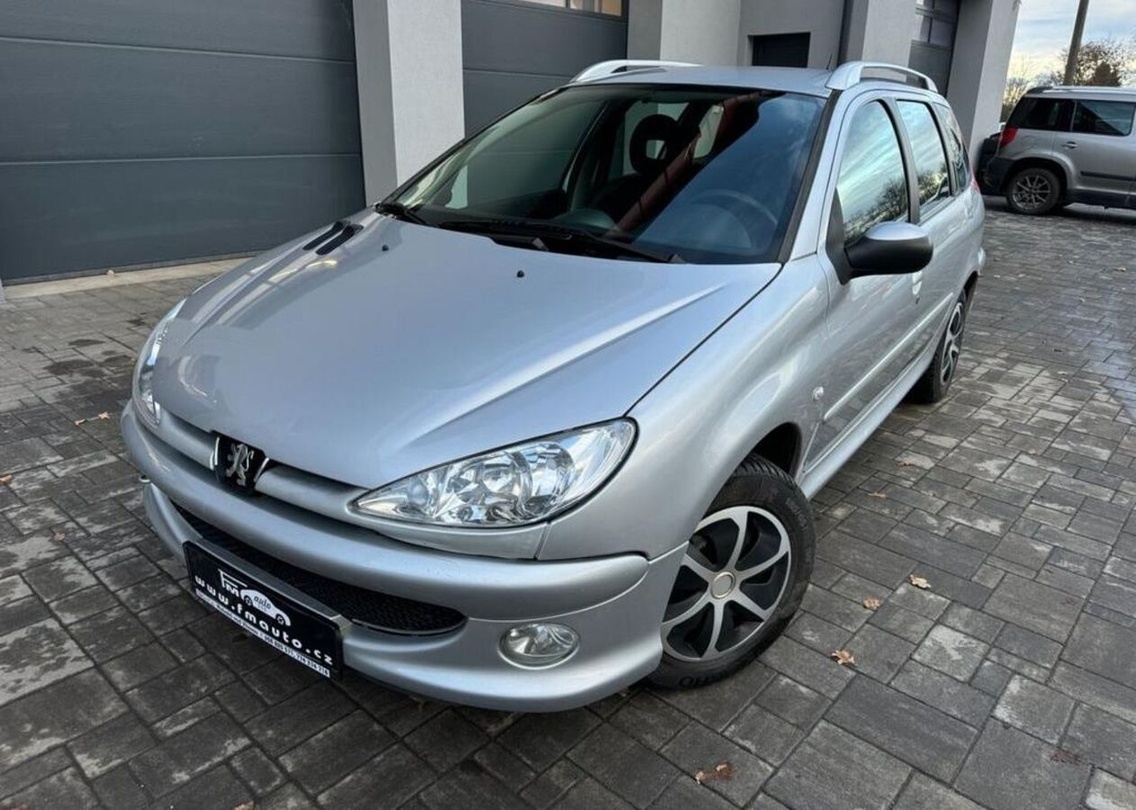 Peugeot 206 1.6 16V benzín manuál 80 kw