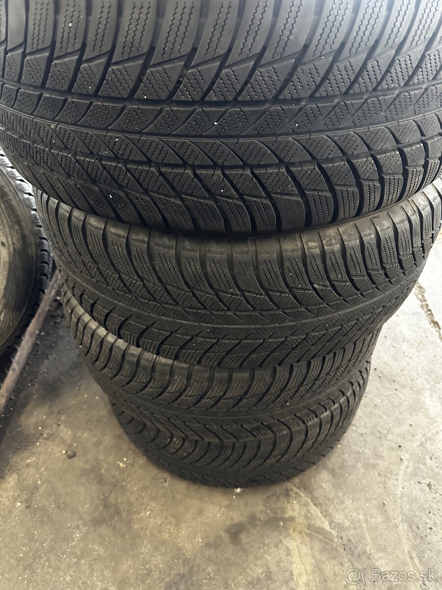 Bridgestone Blizzak 245/50 R19 RFT