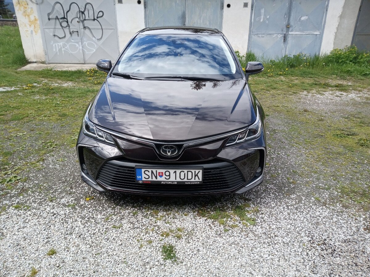 Toyota Corolla sedan 1,6 benzin- komfort ,tech,11900 km