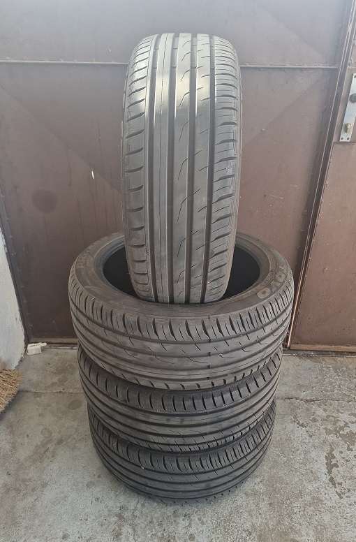 235/45 R19 TOYO PROXES CF2 SUV