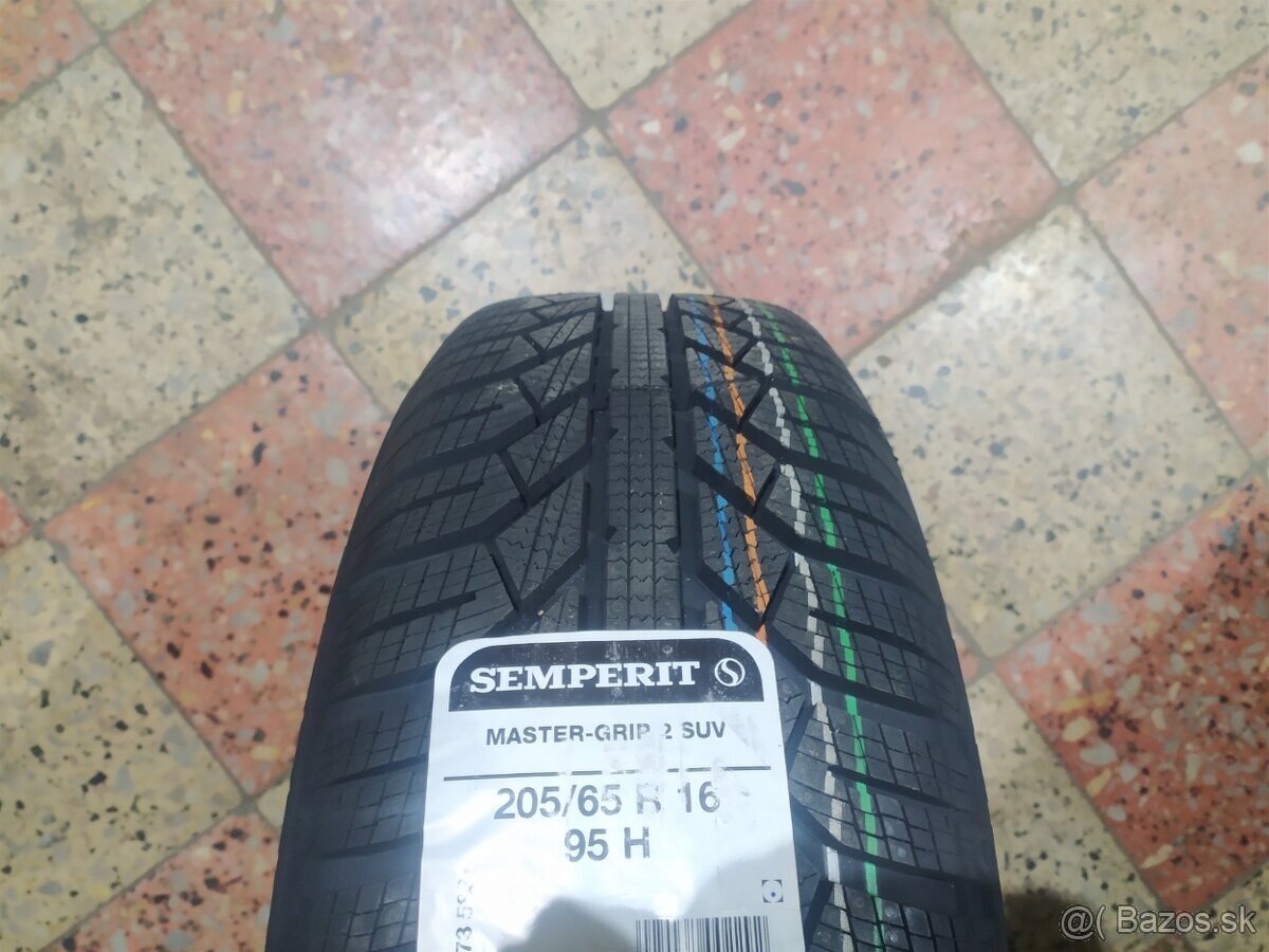 Zimné pneu Semperit Master-Grip 2 SUV 205/65 R16