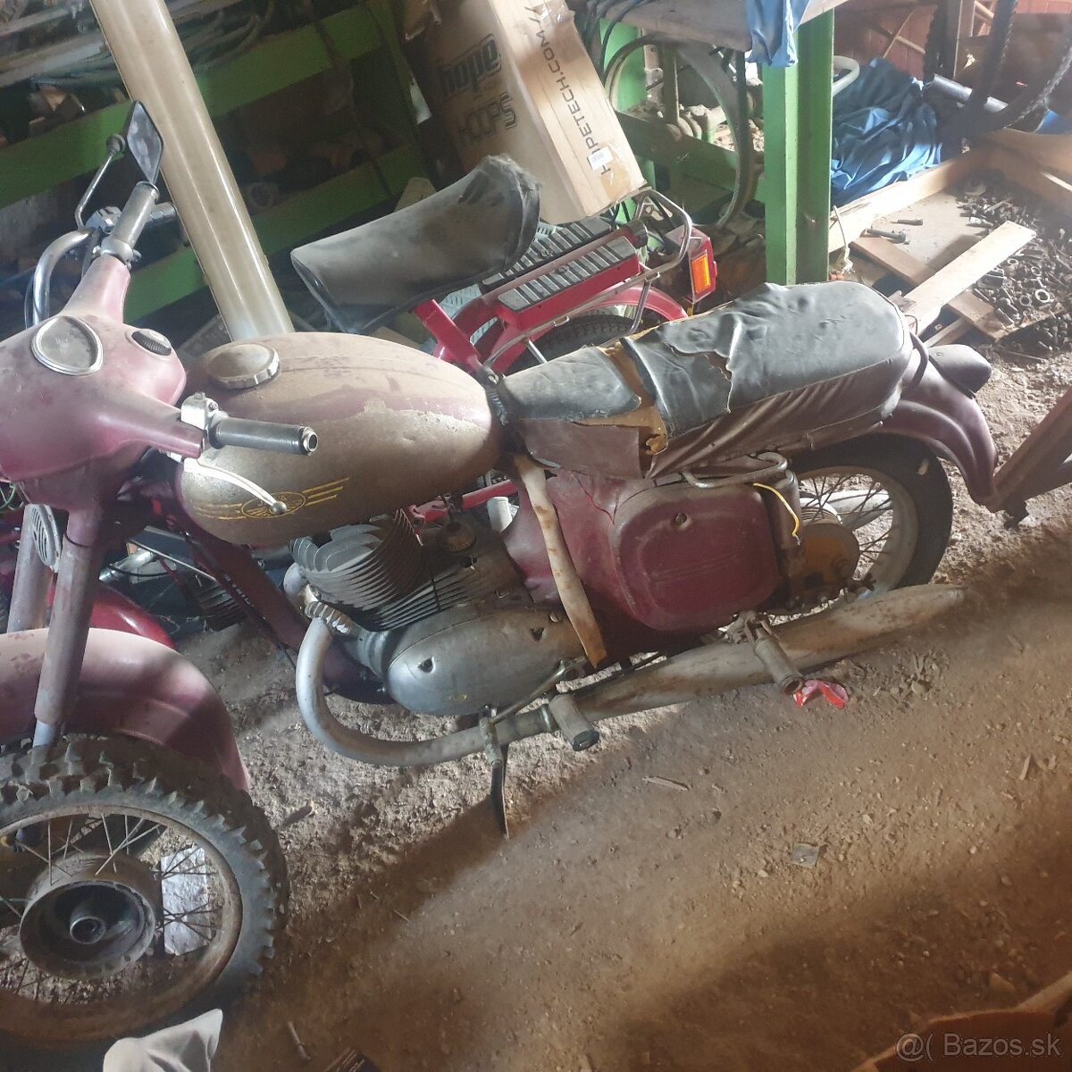 rozredam nahradne diely motocykel Jawa 210,23,353, panelka