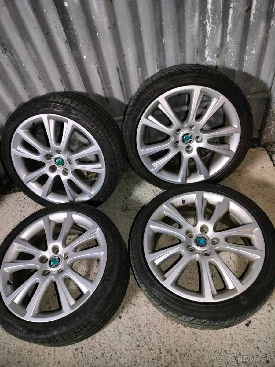 4ks alu orig. Škoda 5x112 R18 pneu 225/40