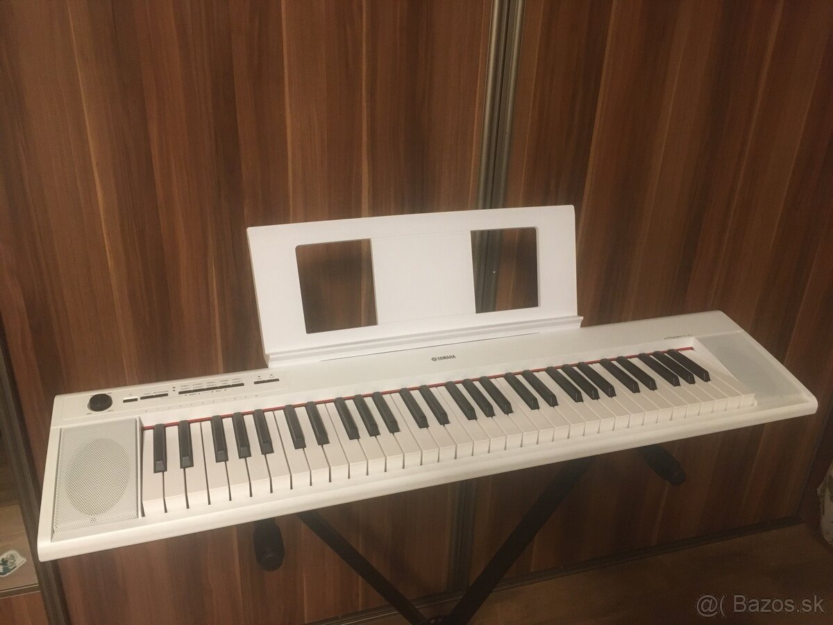 Yamaha NP 12W