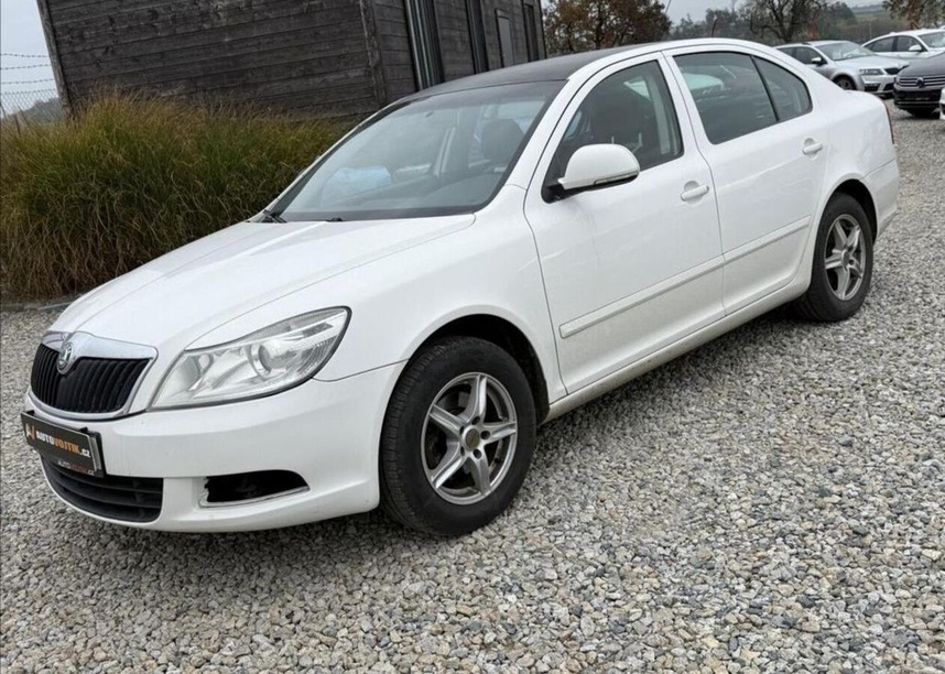 Škoda Octavia 1,6 TDI Ambiente nafta manuál 77 kw