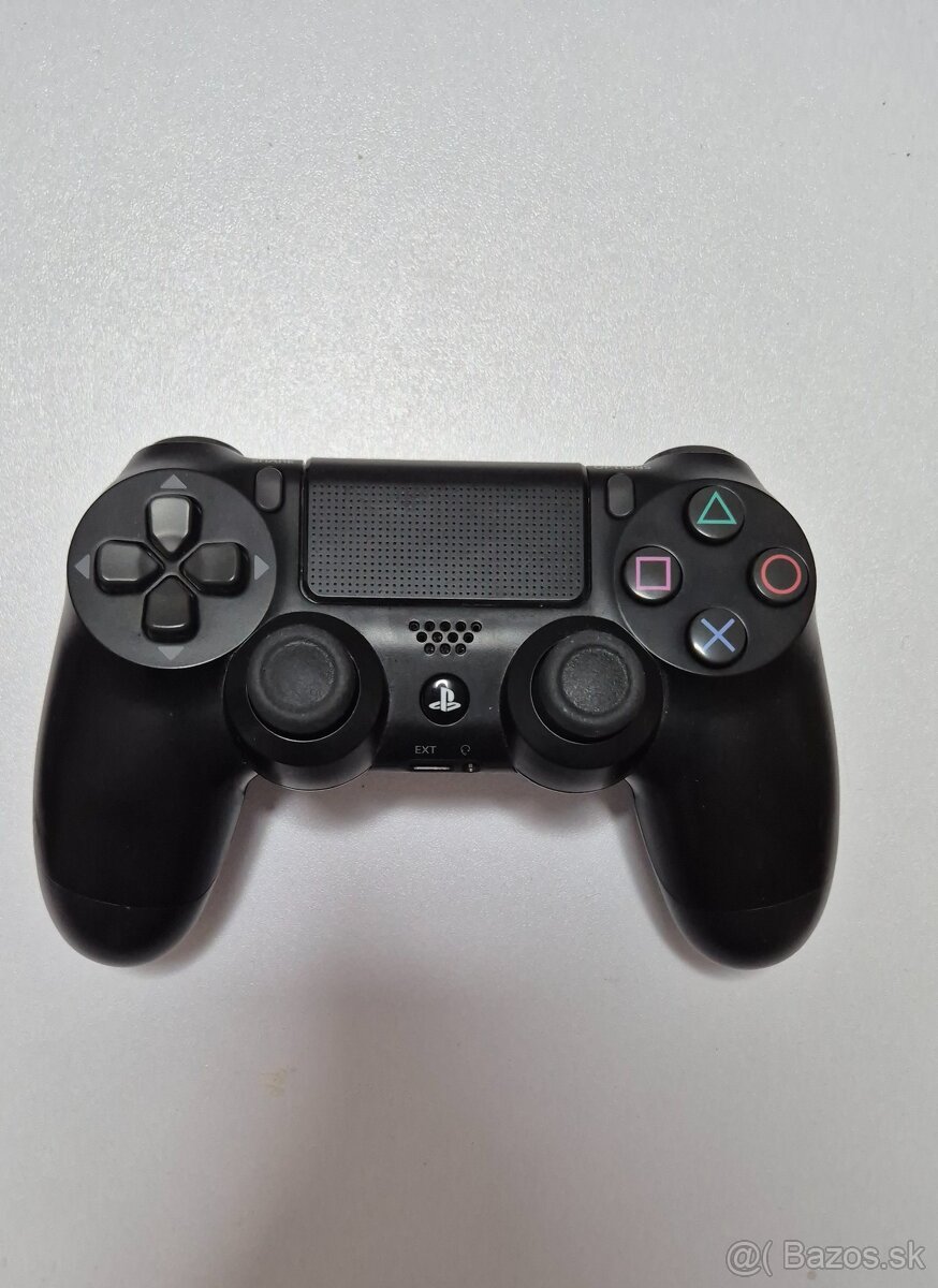 Playstation 4 ovládač