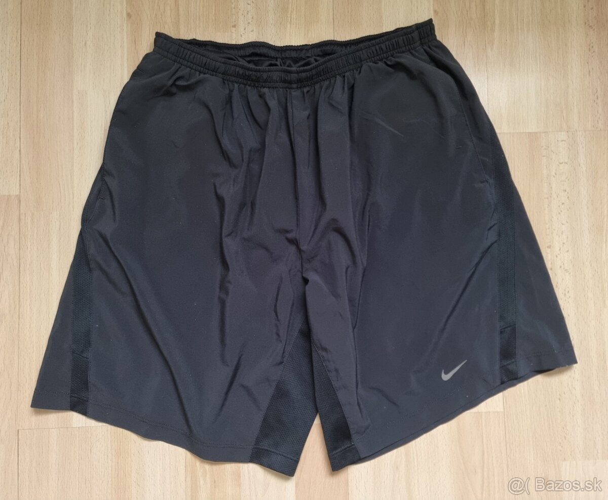 Značkové NIKE RUNNING kraťasy, čierna farba