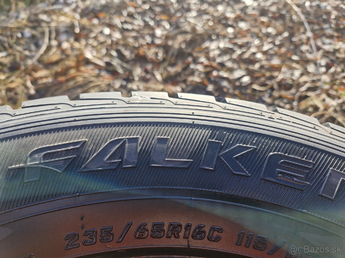 Zimné 235/65R16C zosilnene Falken