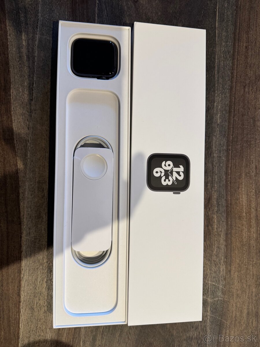 Apple Watch SE 2022 44mm Midnight