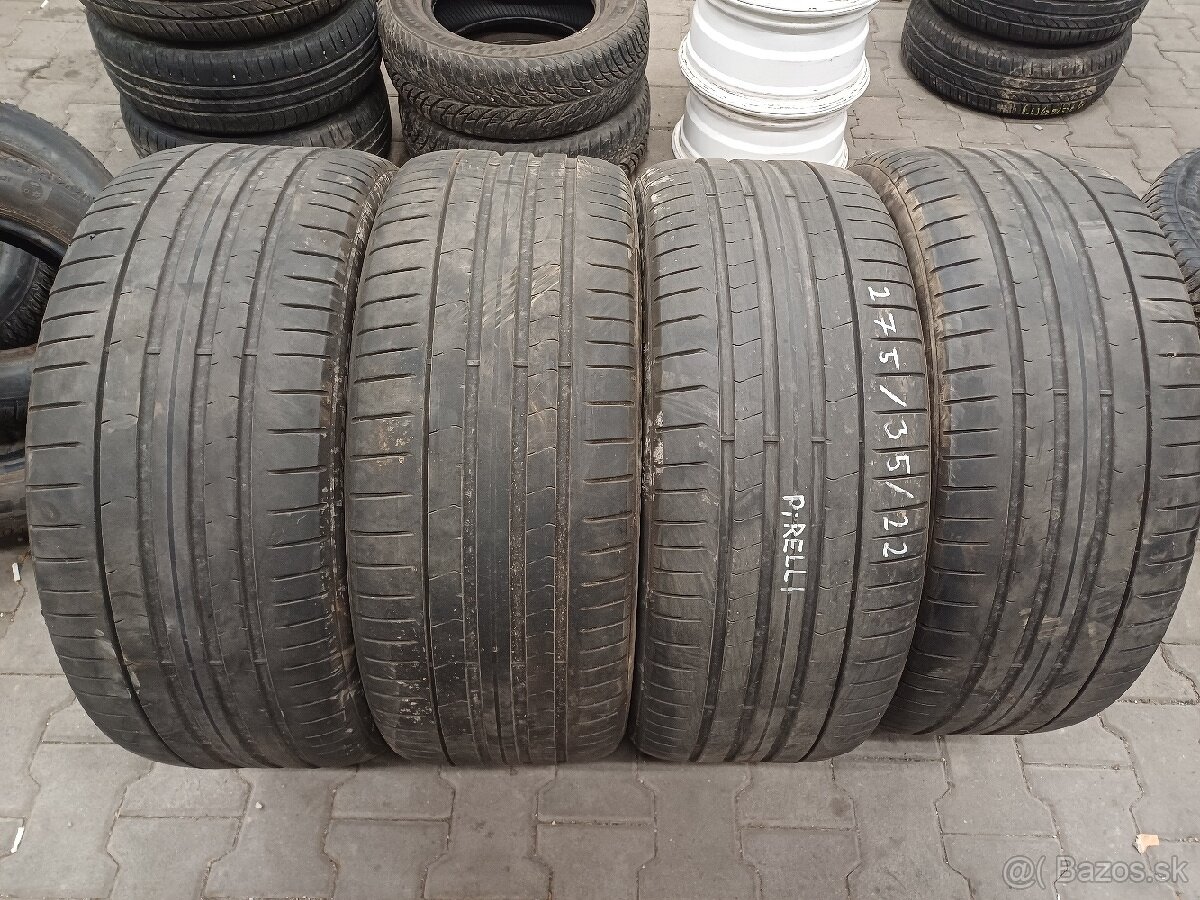 275/35 R22 Pirelli