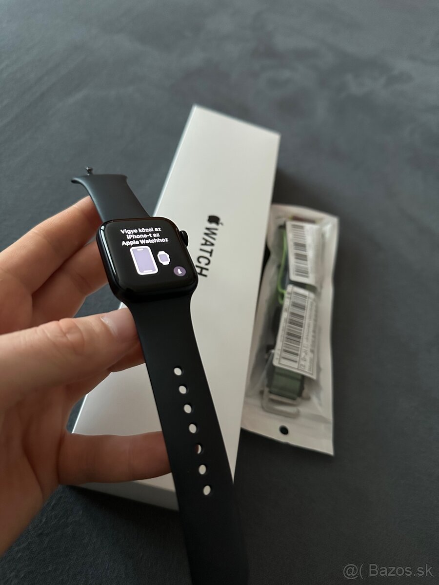 Nové apple watch SE2 40mm