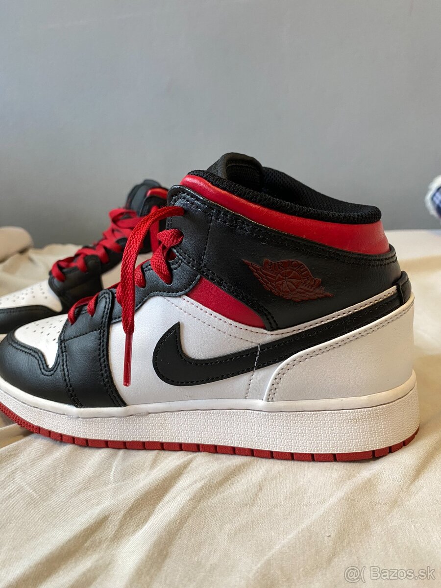 Air Jordan 1 Mid