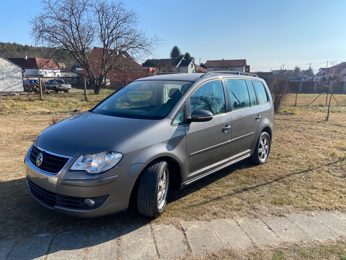 Vw touran 1.9 tdi 2009 215 000 km