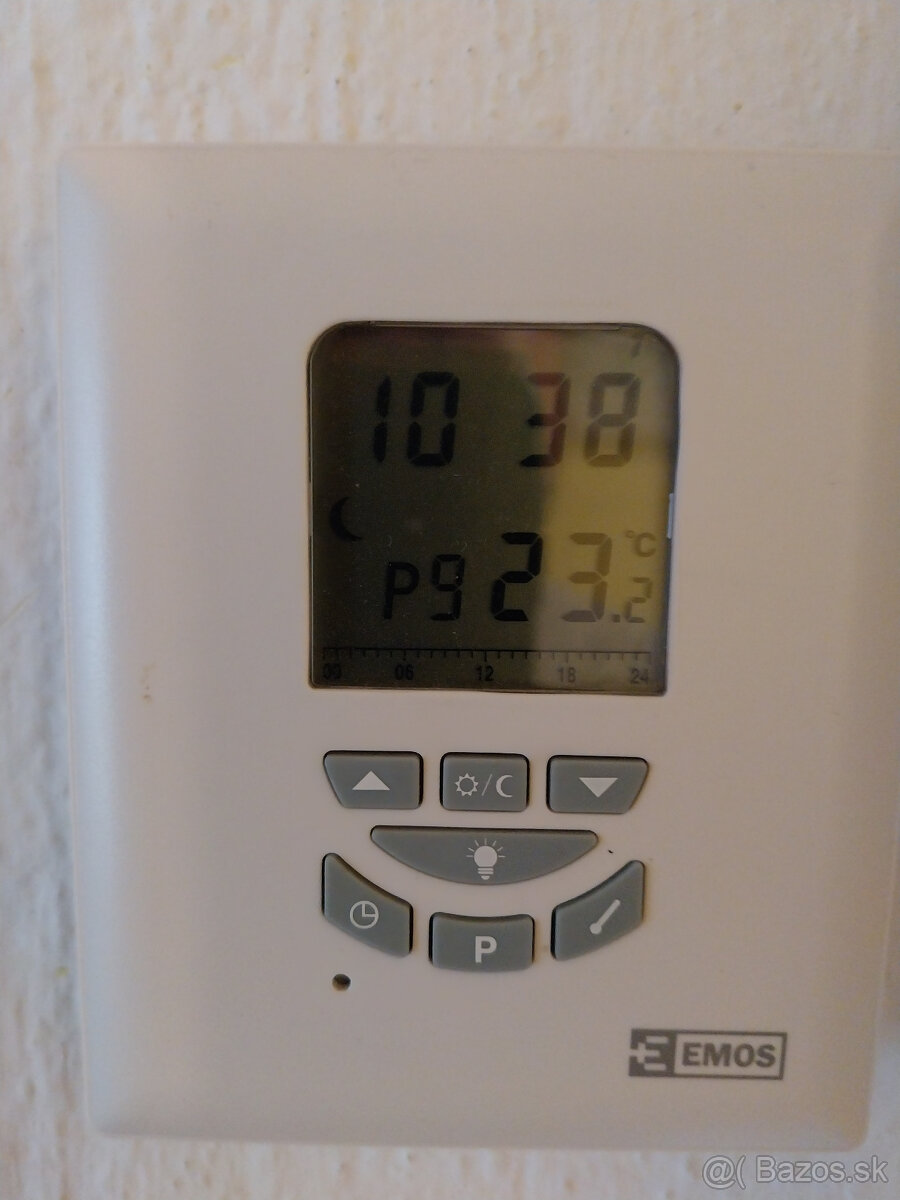 Priestorový termostat EMOS SARV105