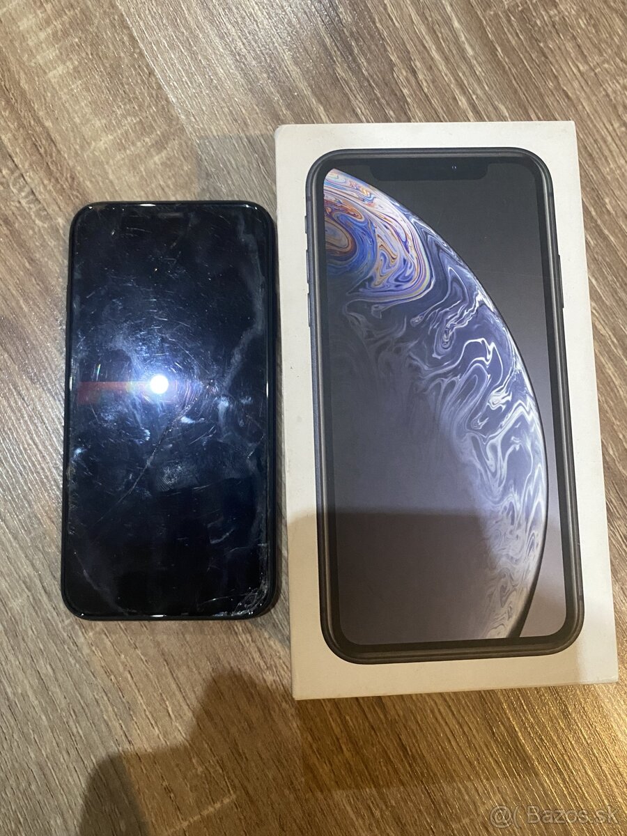 Predám Apple IPhone XR 64GB