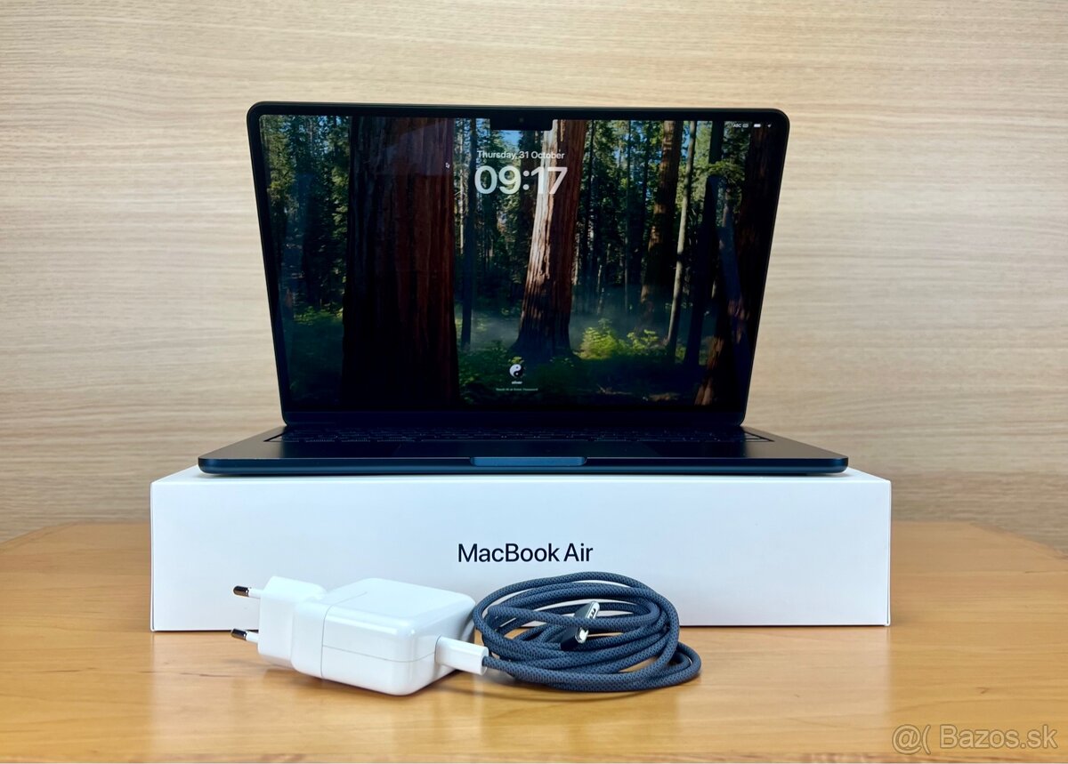 Macbook Air M2 13", 8GB RAM, 256GB SSD záruka 1rok