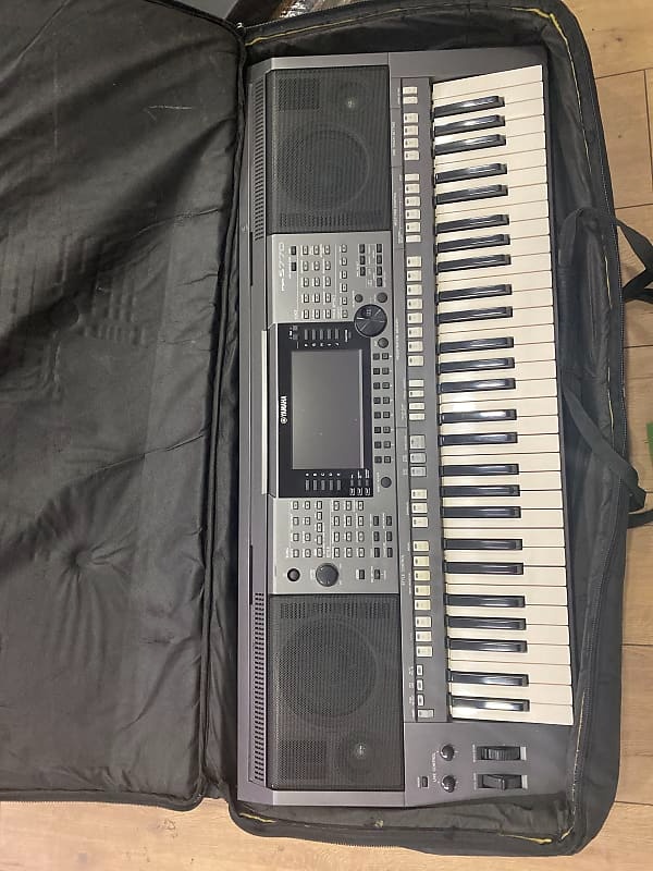 Yamaha psr s770