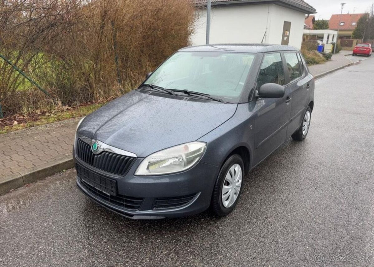 Škoda Fabia II 1,2i , serviska , 1 Majitel benzín manuál