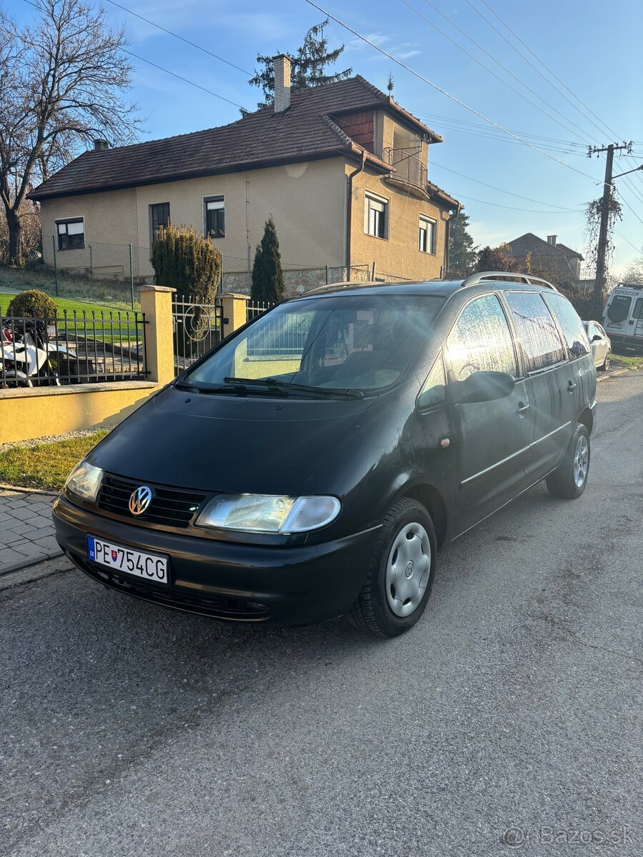 VOLKSWAGEN SHARAN CENA PEVNA