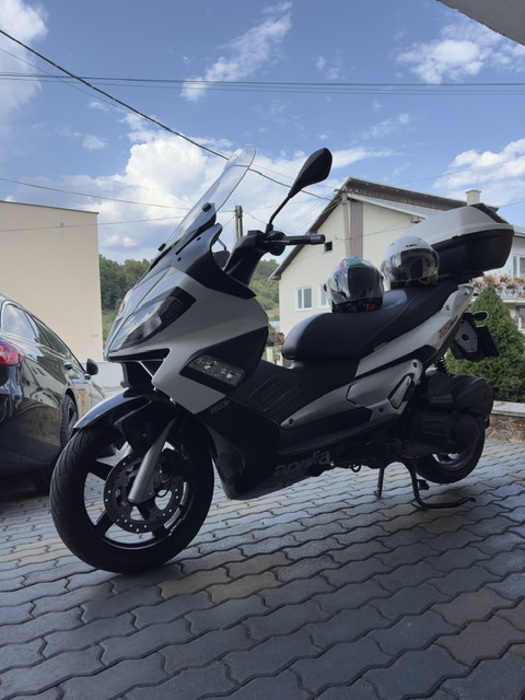 Predám Skuter Aprilia SR max 125