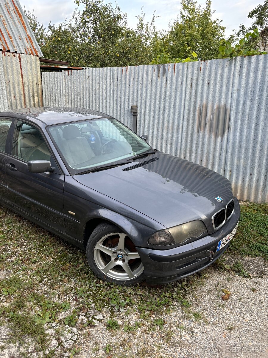 BMW E46 316i na náhradné diely v celku