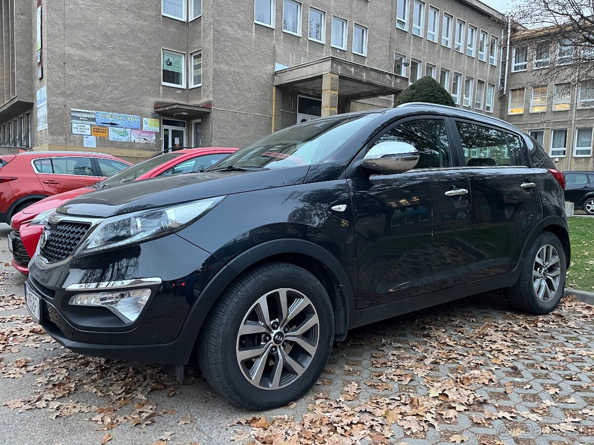 Kia Sportage 1,7 CRDI 85 kW, diesel s ťažným zariadením.