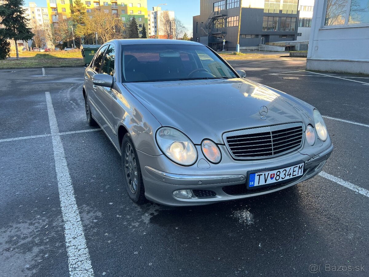 Mercedes-Benz E320 w211