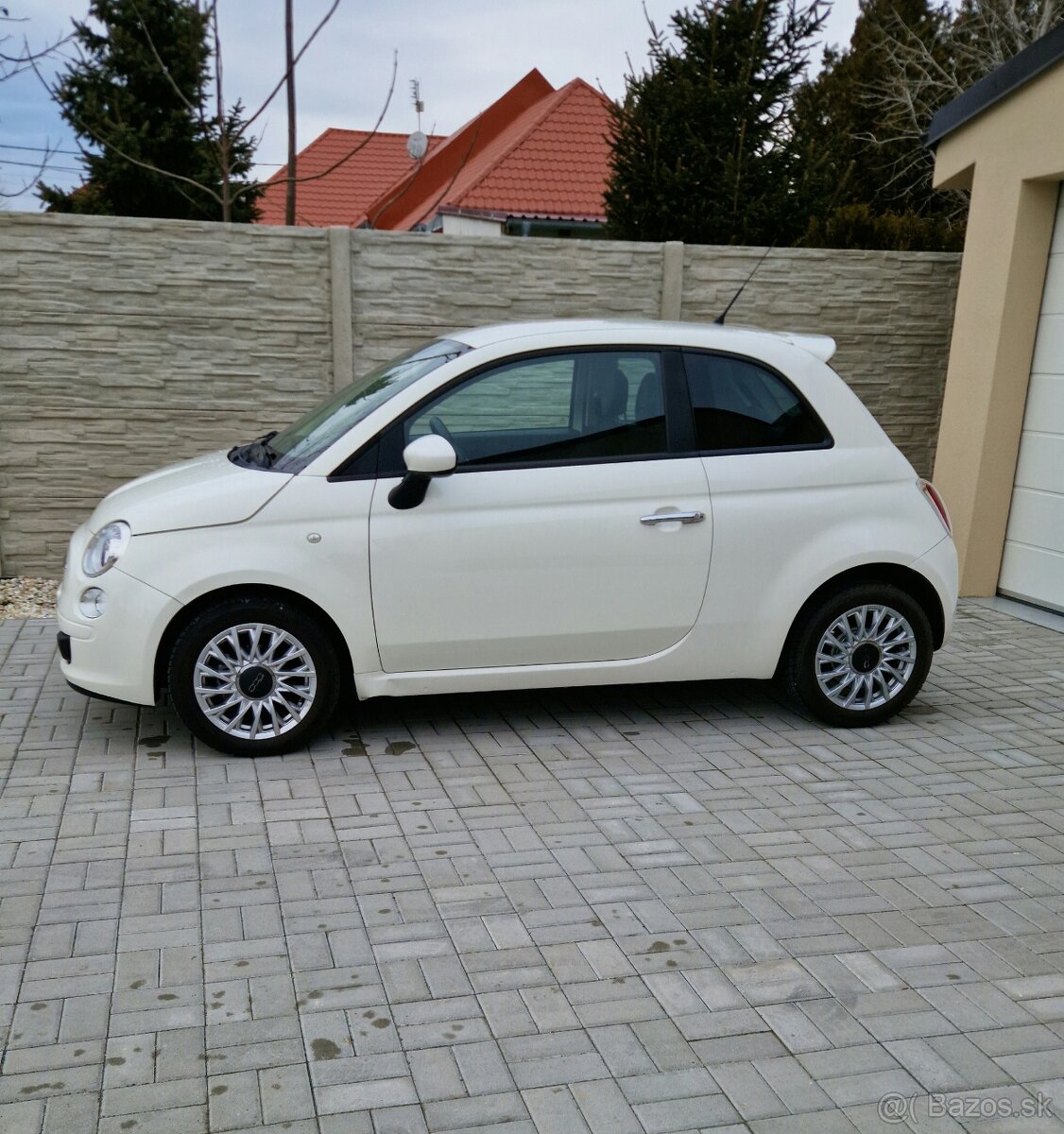 Fiat 500 biela