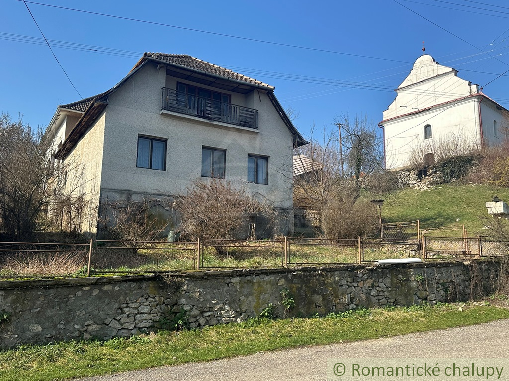 Exkluzívne - Historický dom v obci Drienčany