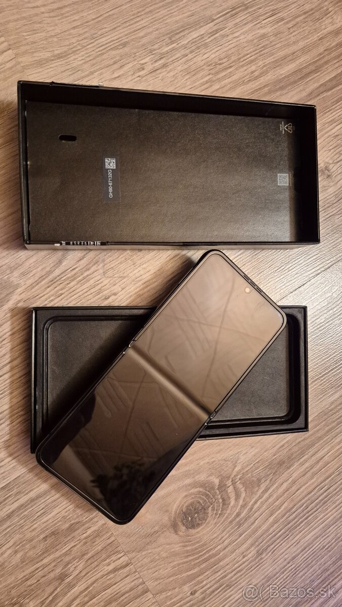 Samsung Galaxy Z Flip4