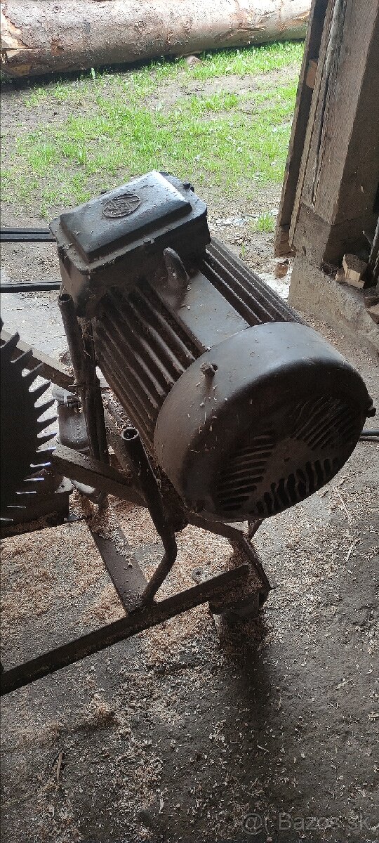 Predám motor 10,5kw 1450 Otáčok