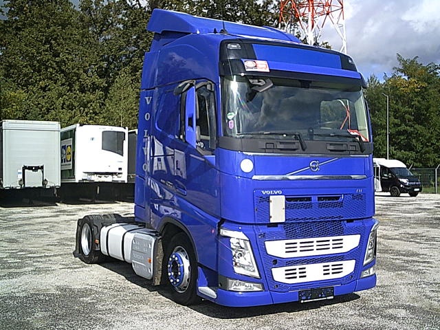 VOLVO FH 13 460 GLOBETROTTER L.D. IPARKCOOL 2015