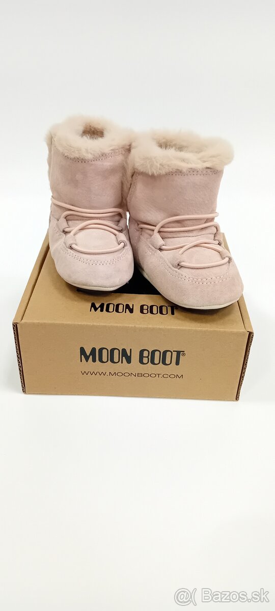 Moon Boot Crib Suede pale pink