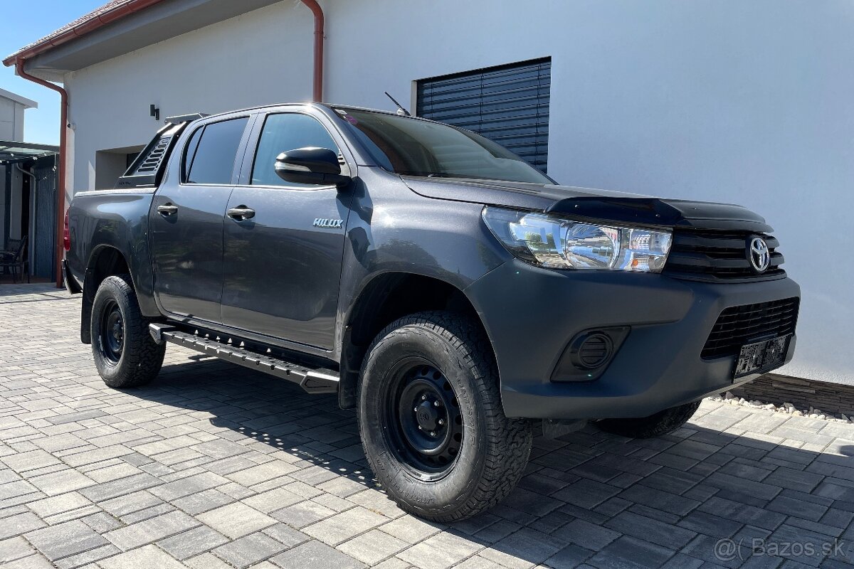 TOYOTA HILUX - pickup - NA PREDAJ / NA SPLATKY