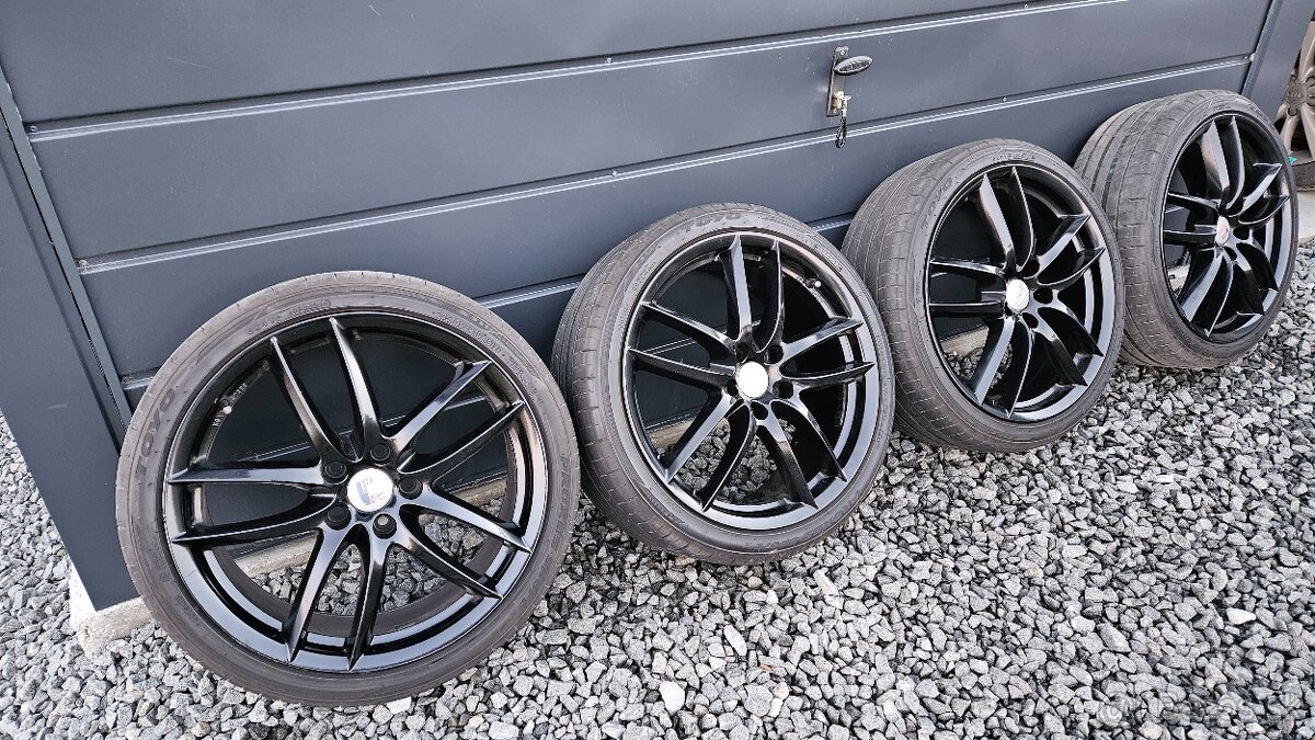 235/35 R19 5x112 Seat Cupra