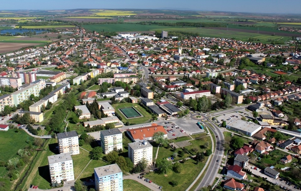 PREDAJ ZREKONŠTRUOVANÝ VEĽKÝ 100m2 4i BYT S VLASTNOU GARÁŽOU