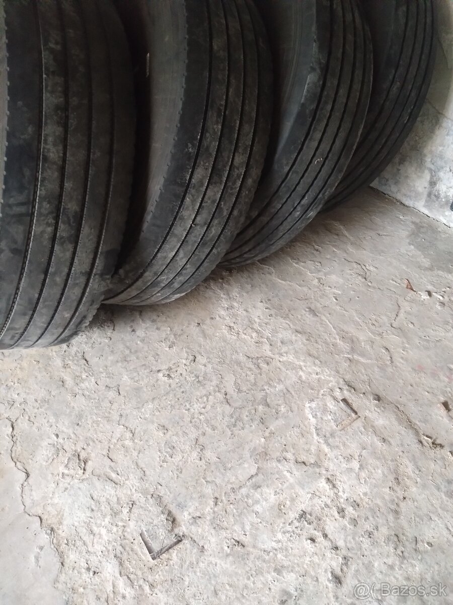 Vodiace pneumatiky 315/80R22,5