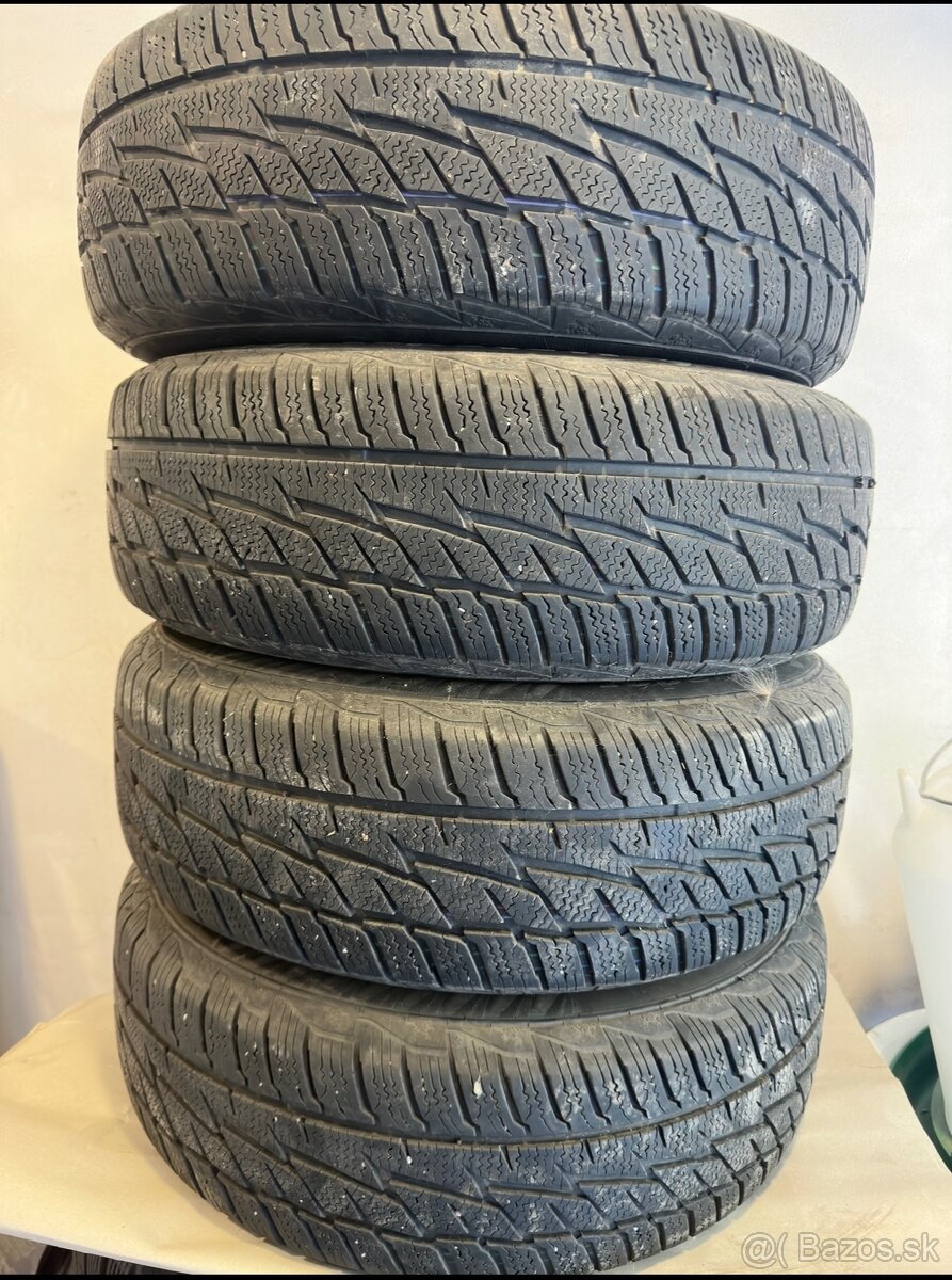 Zimne gumy Matador 195/65 R15, plechove disky golf4