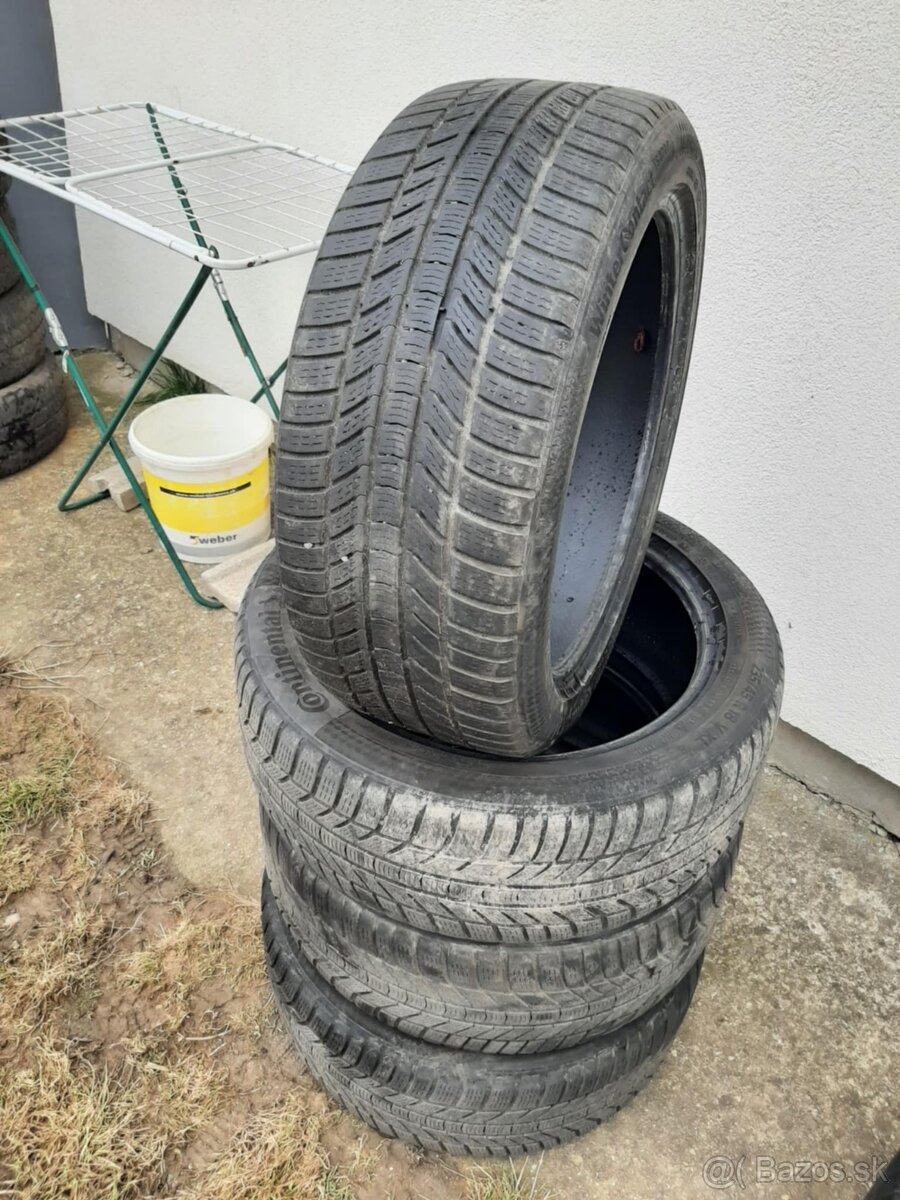 235/45R18. 98V. XL Continental