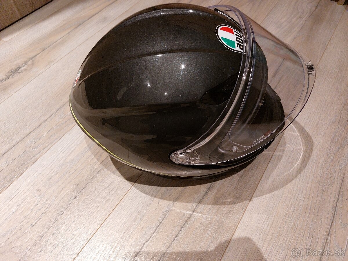 Prilba AGV full carbon