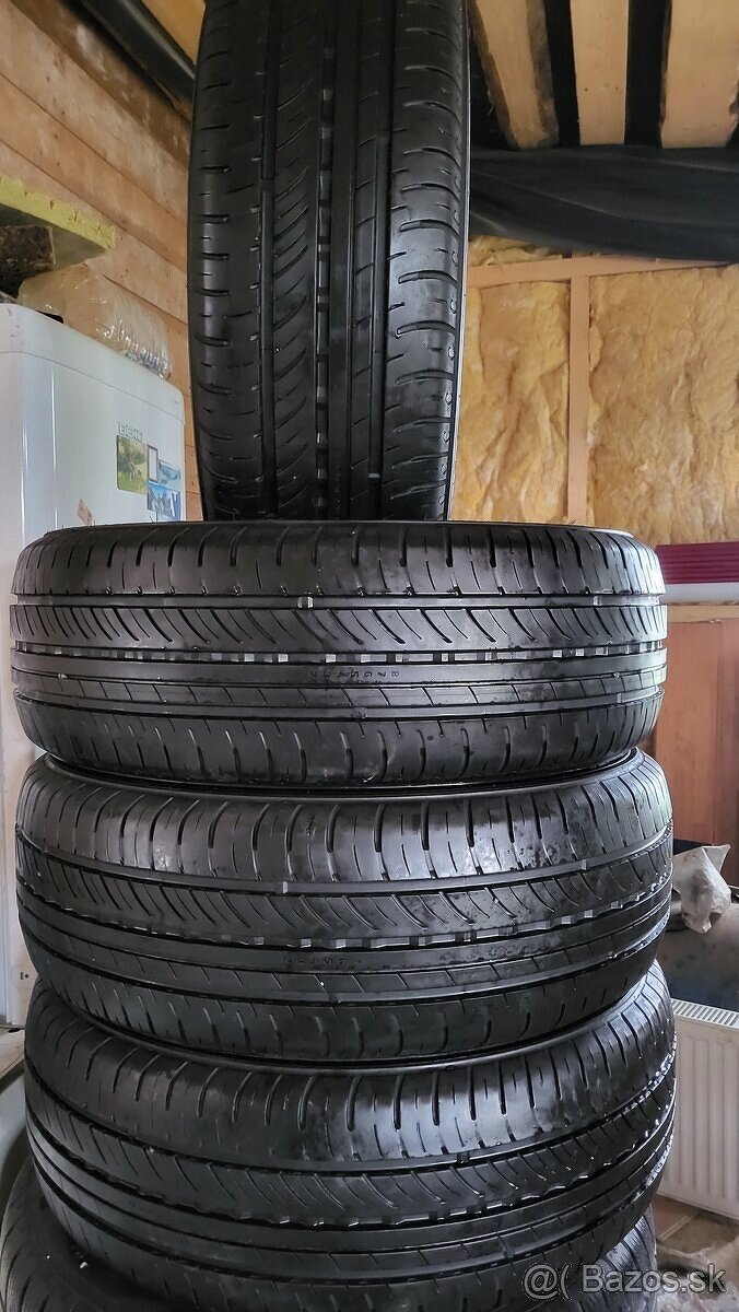 215/60 r17 C  Nokian