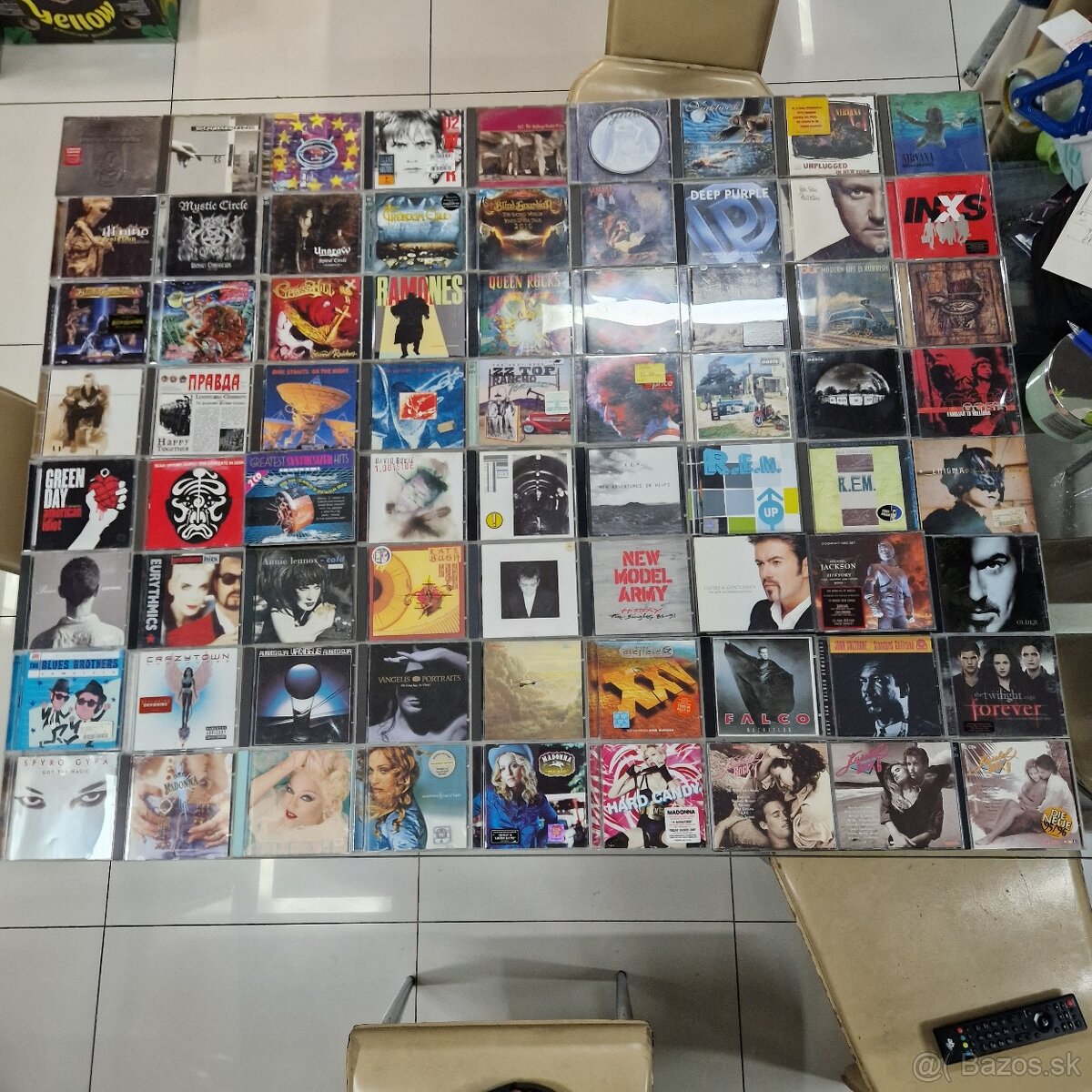 CD-čka..SCORPIONS,U2,NIGHTWISH,NIRVANA,ILL NINO,MYSTC CIRCLE