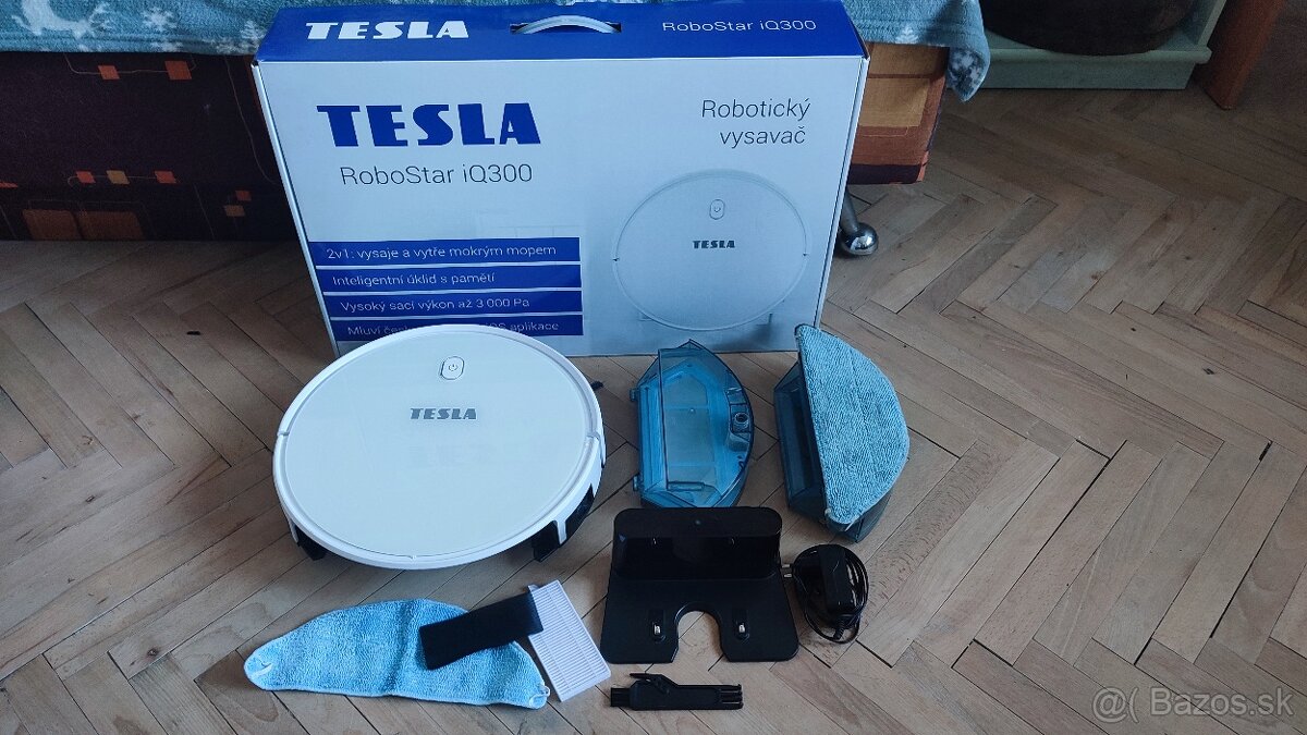 Robotický vysávač Tesla RoboStar iQ300