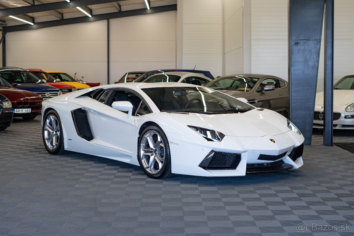 Lamborghini Aventador LP700-4 Skladom