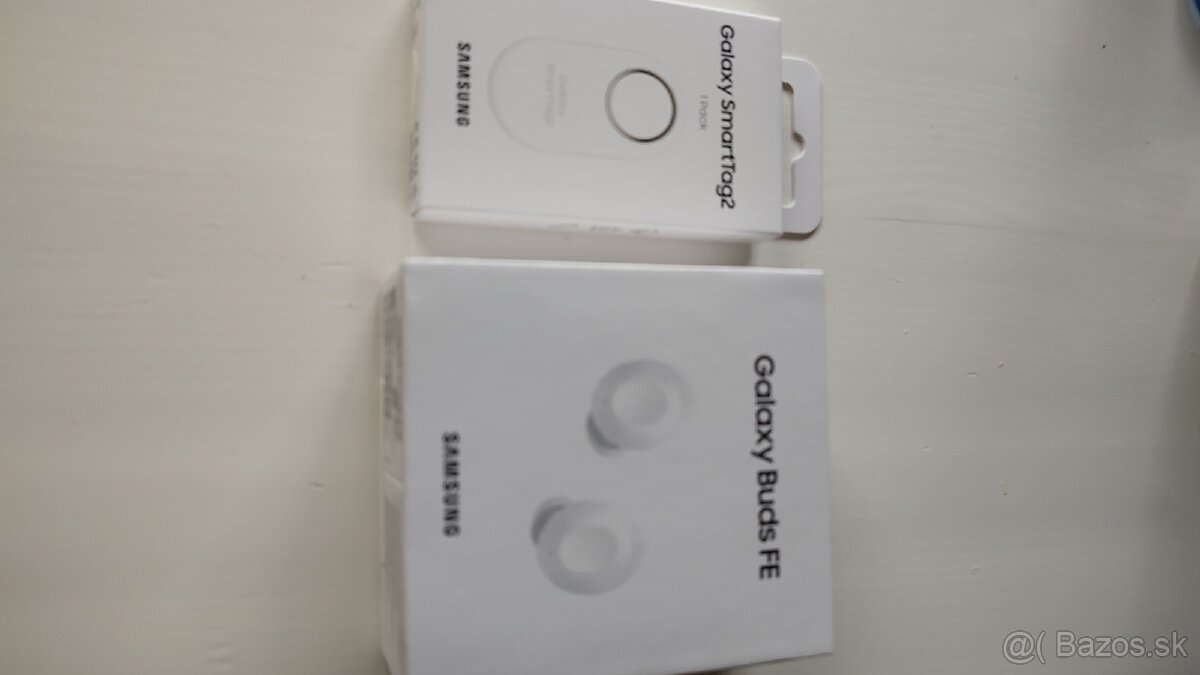 Samsung Galaxy Buds,Samsung Smart tag 2