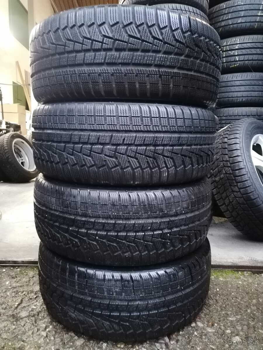 Zimné pneu = 215/45 R17 = HANKOOK